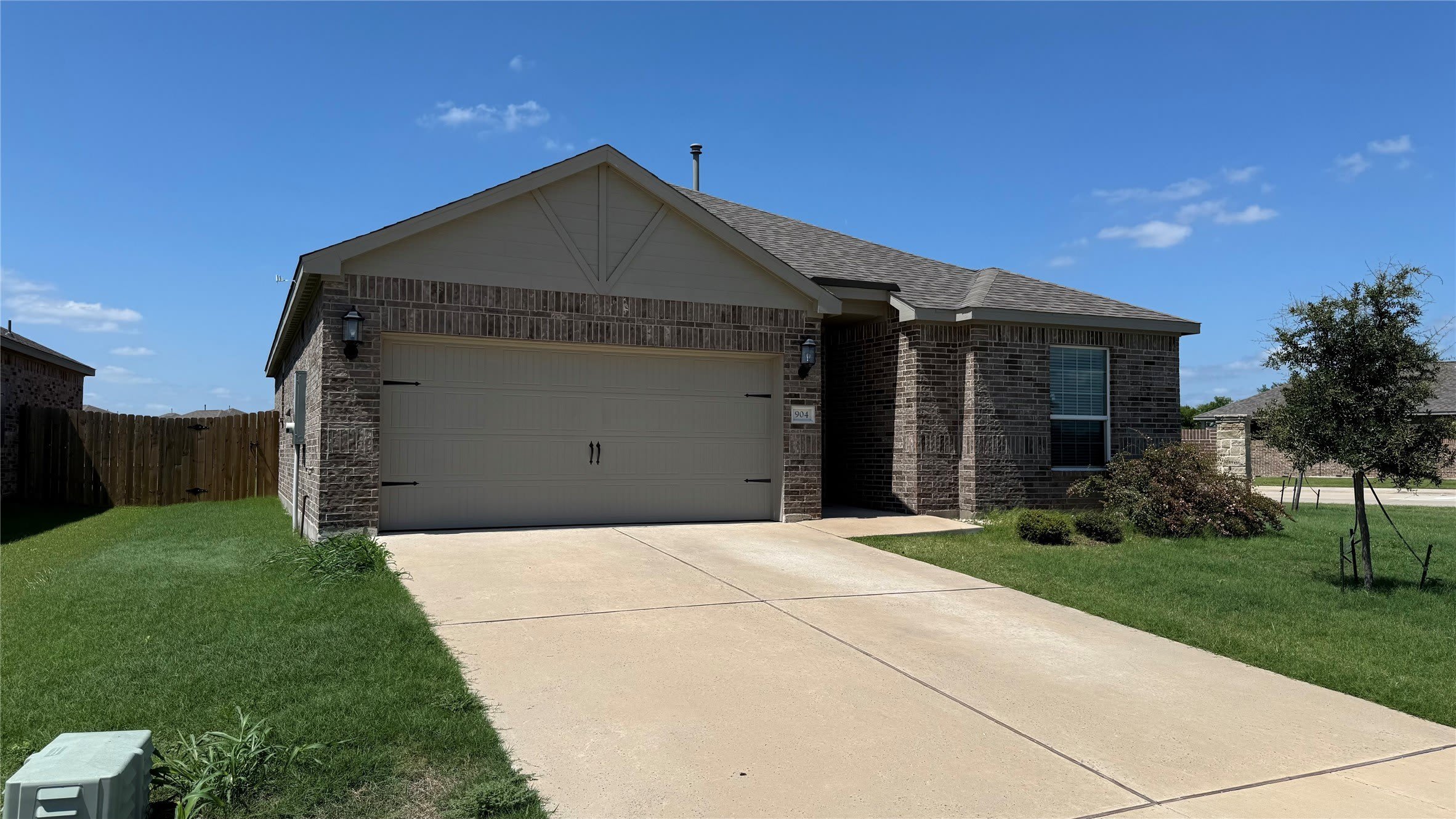 904 Emerson Drive – photo 2