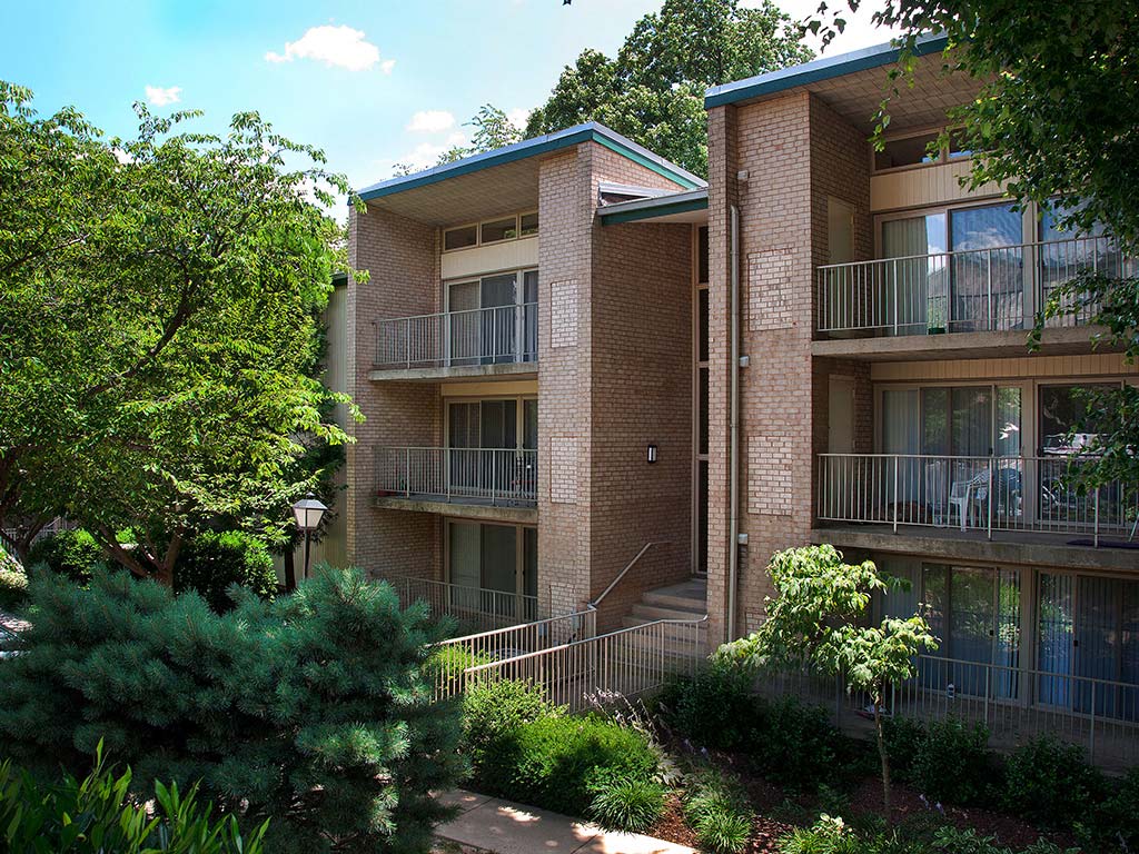 Tysons Glen and Devonshire Square Apartments & Townhomes – photo 3
