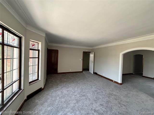 2943 Leslie Street – photo 3