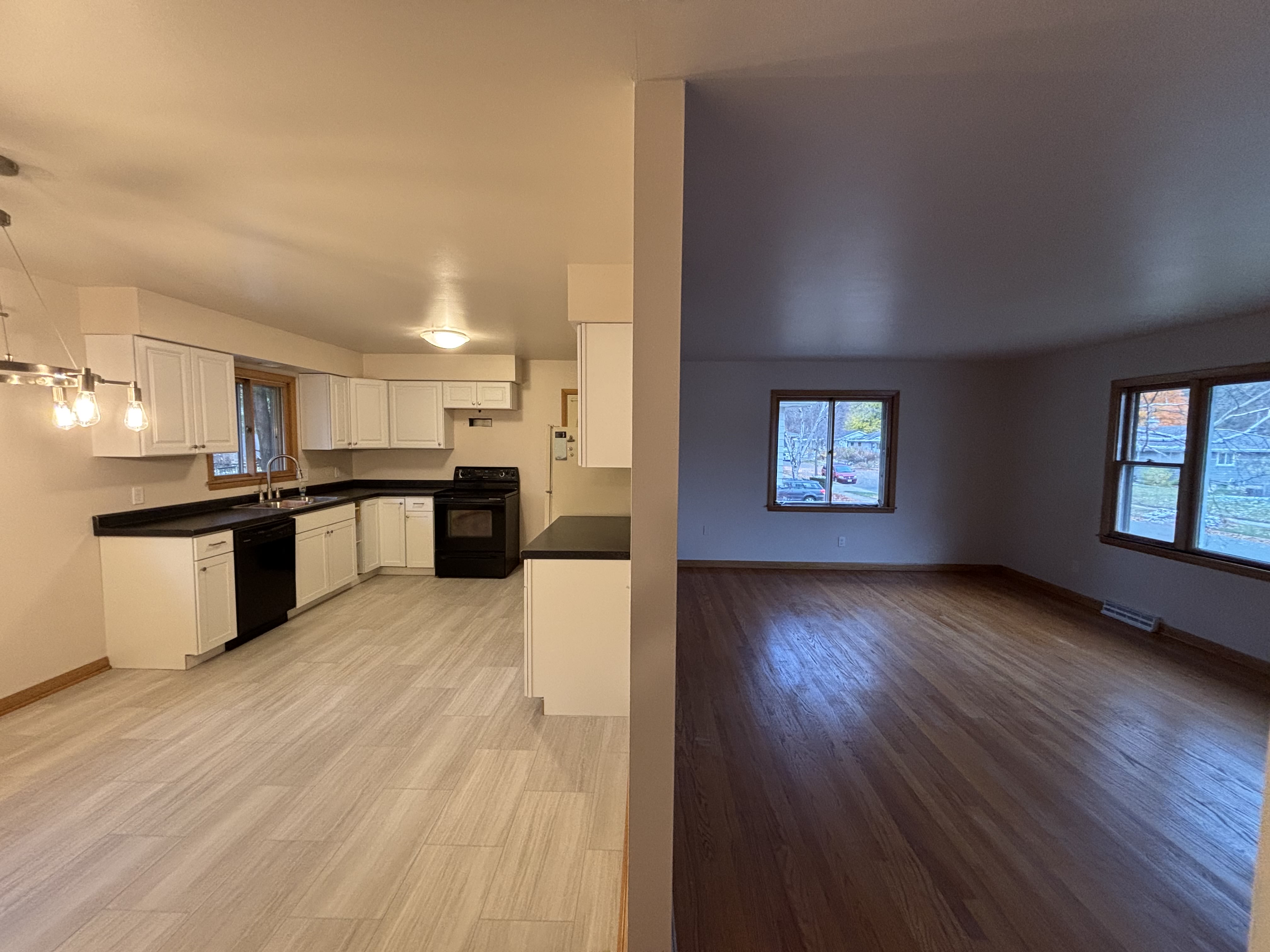 4806 Goldfinch Drive – photo 3