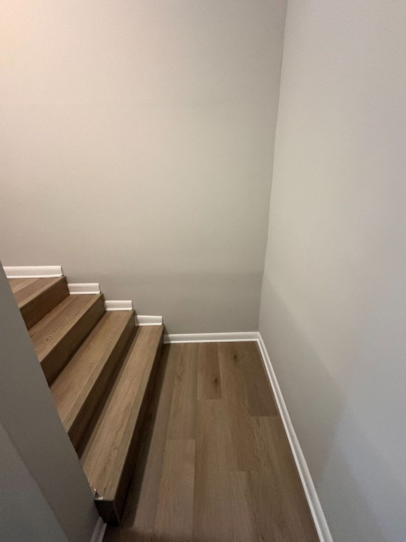 Freshly Updated!! 2 Bed Apartment – photo 2