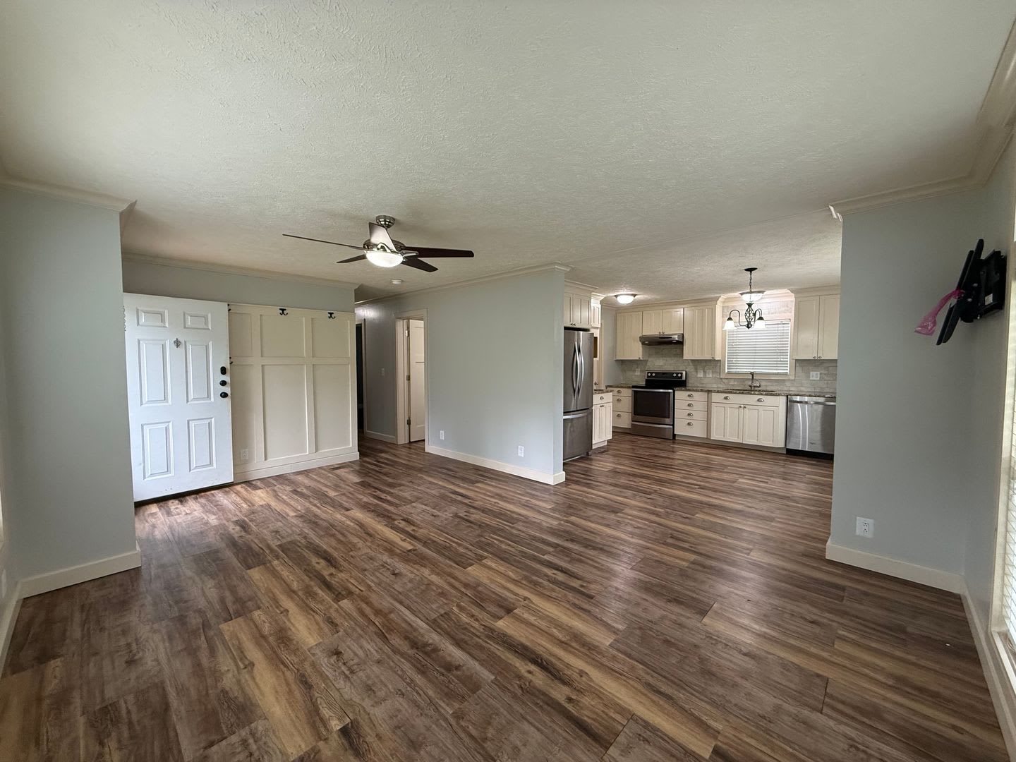 One Level House Off Fort Avenue – photo 4