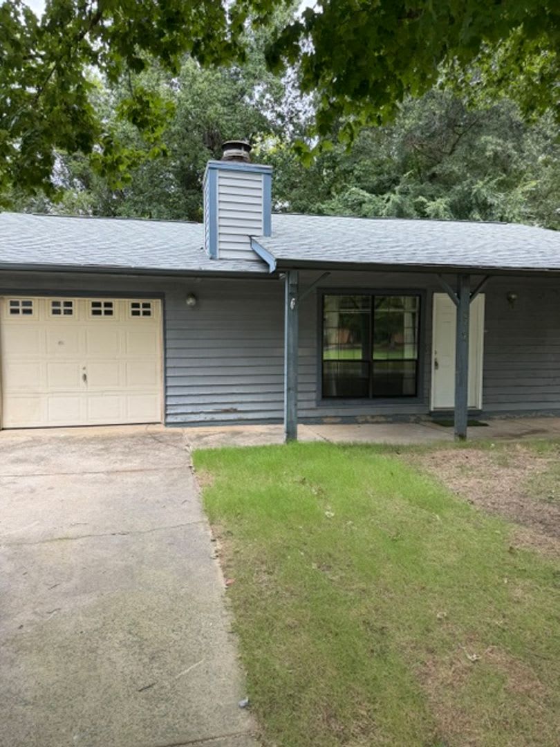 Ranch Home with 3BR/2BA Garage – photo 2