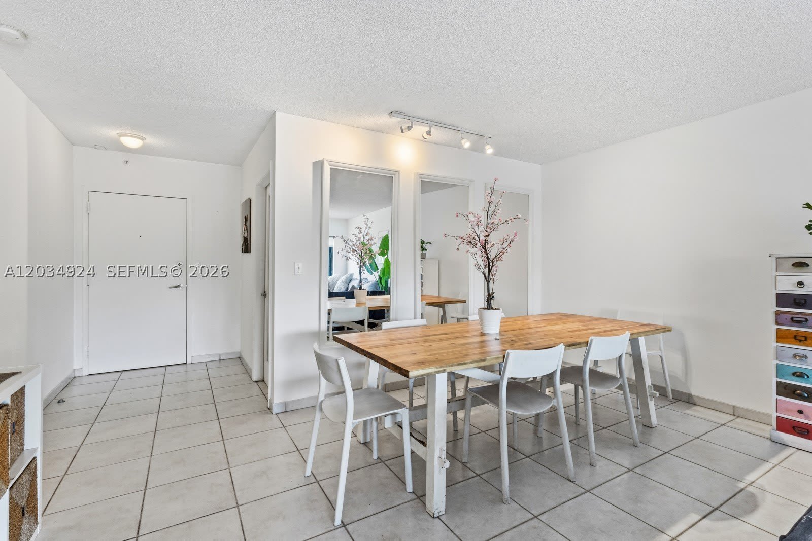 575 Crandon Blvd – photo 5