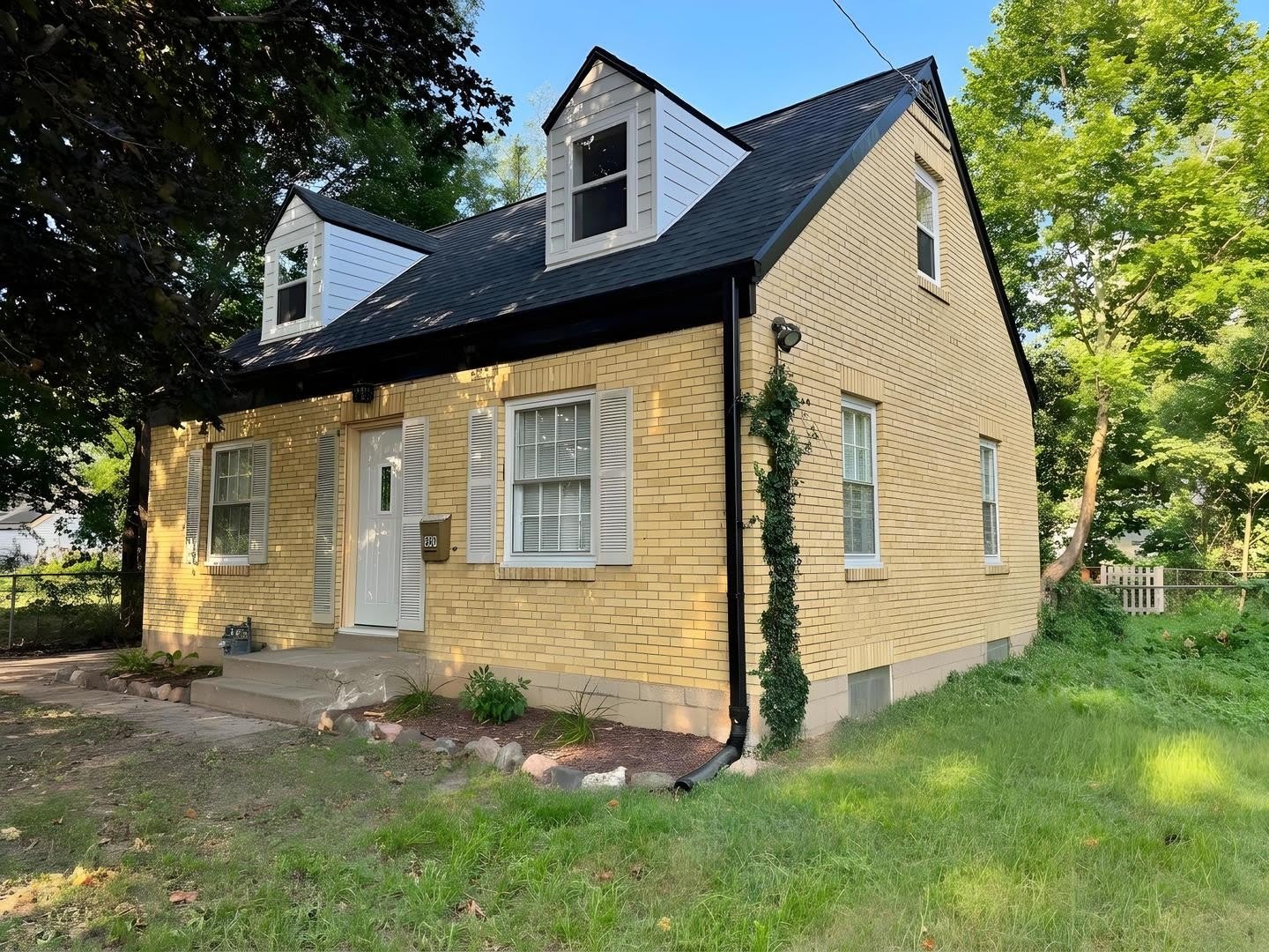 1619 Evergreen Street – photo 1