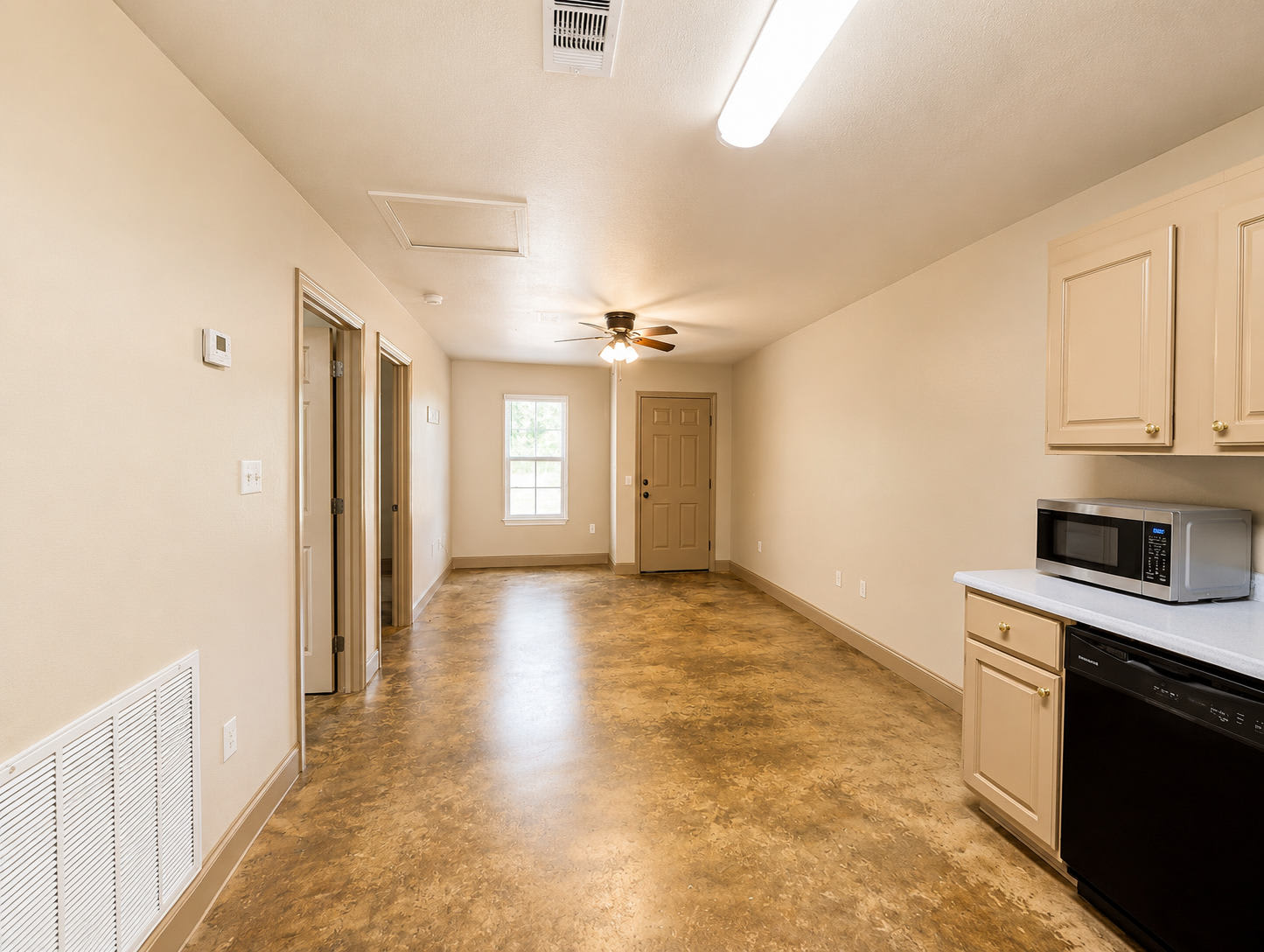 10 Nwr Ln Apt D – photo 3