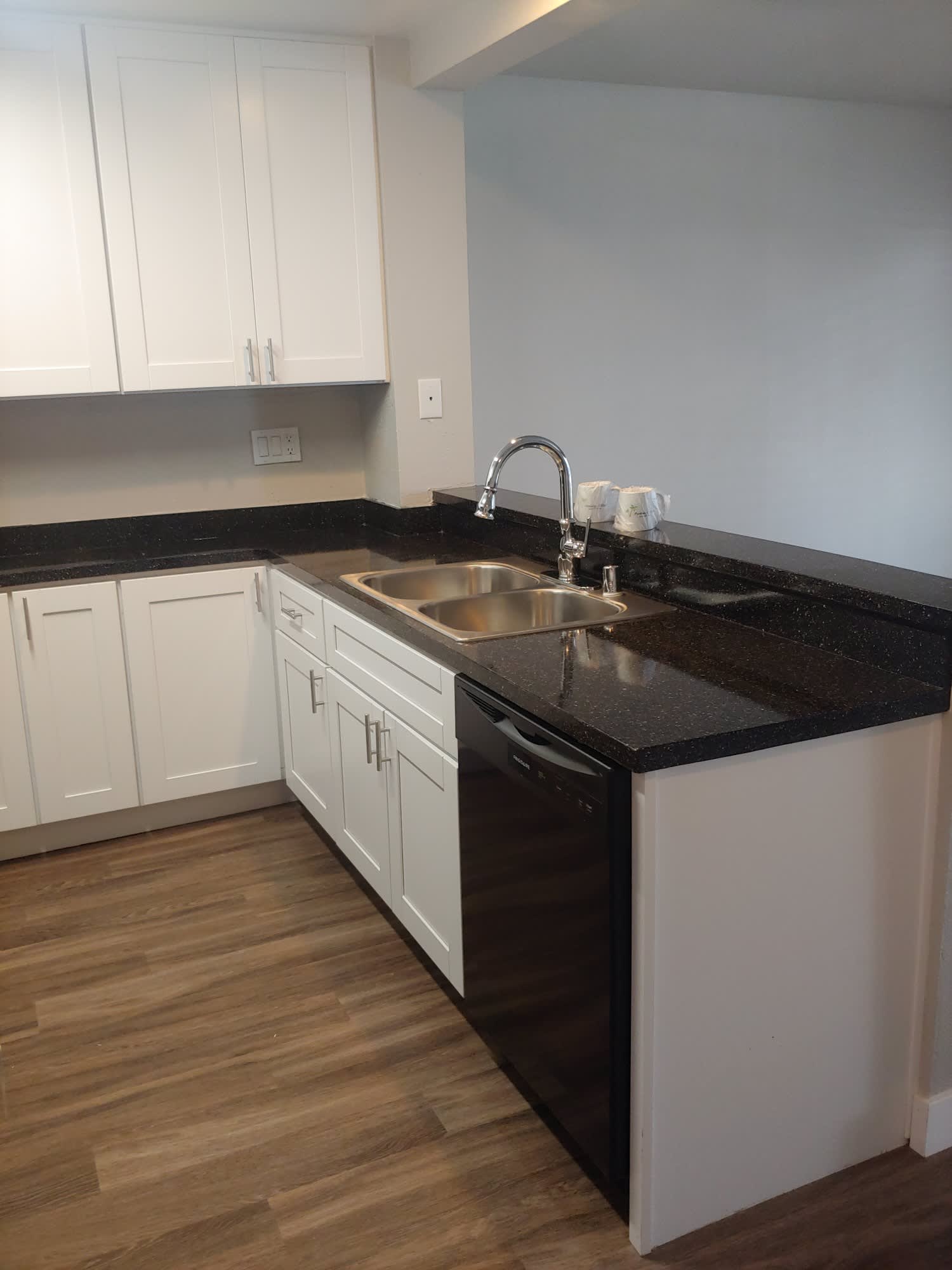 Parkway Village – photo 2