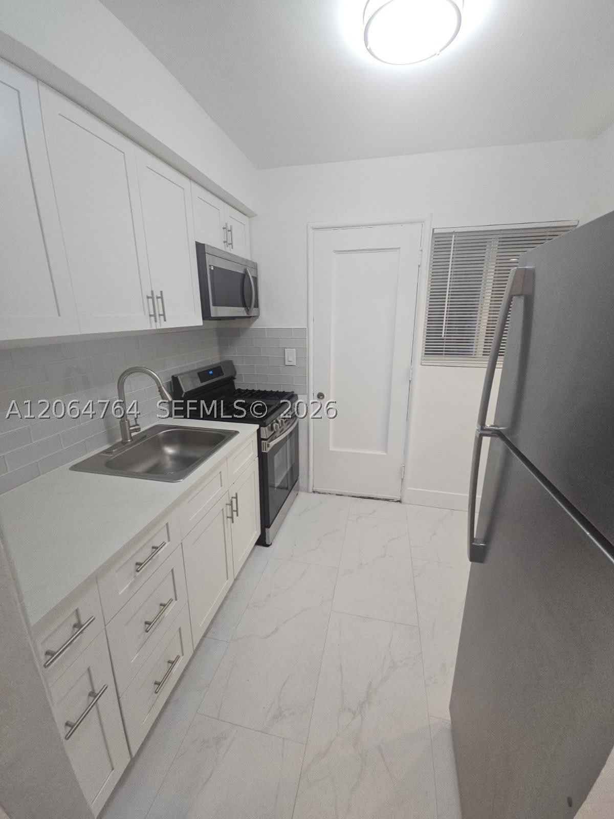 7435 Byron Ave – photo 3