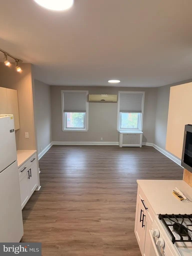 2917 W GIRARD Avenue – photo 3