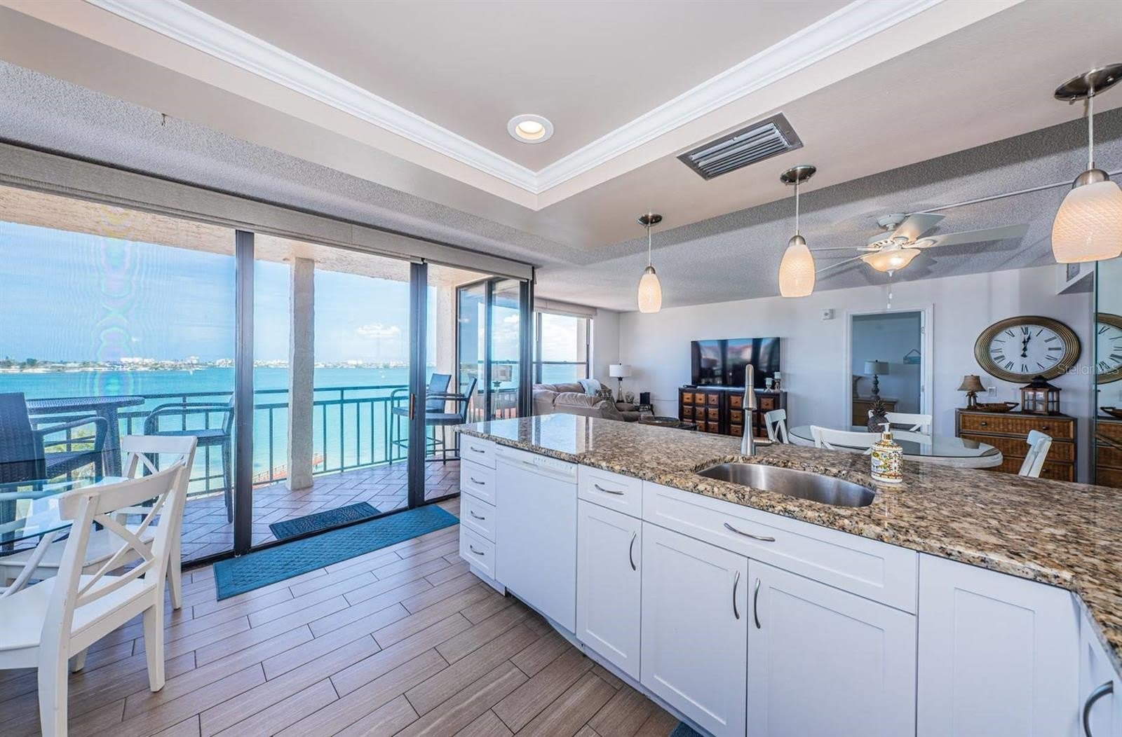 6177 SUN Boulevard – photo 5