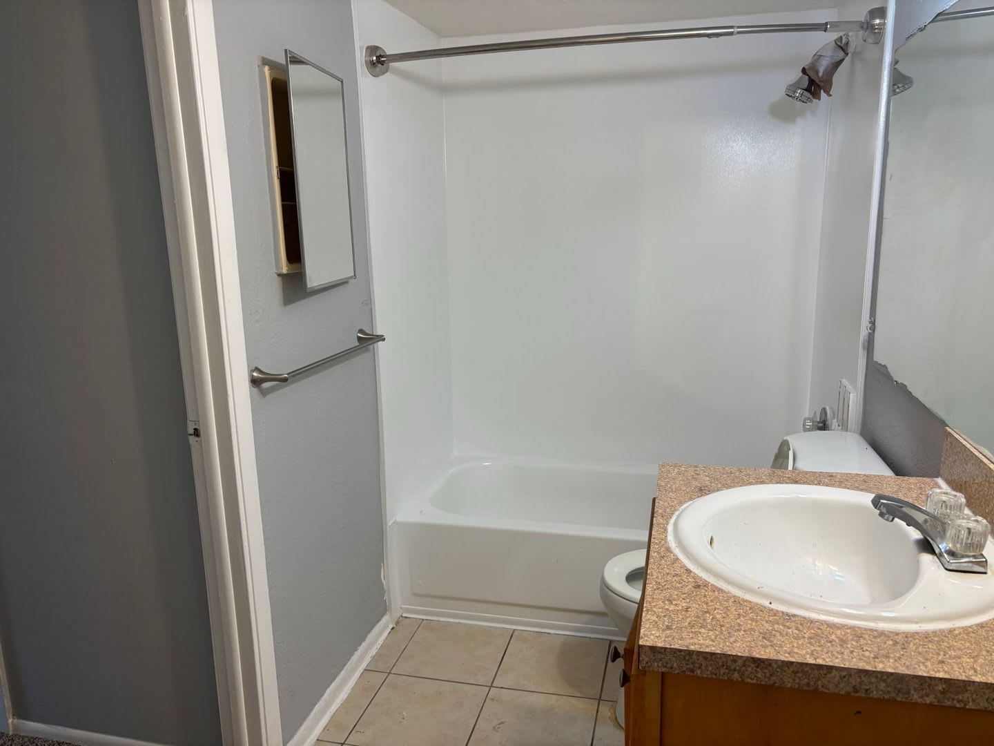 1/1 Condo available on Plaza. Close to Mall at Millenia, Orlando – photo 4