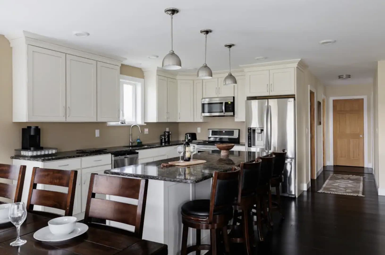 Private furnished winter rental- Heated floors! – photo 3