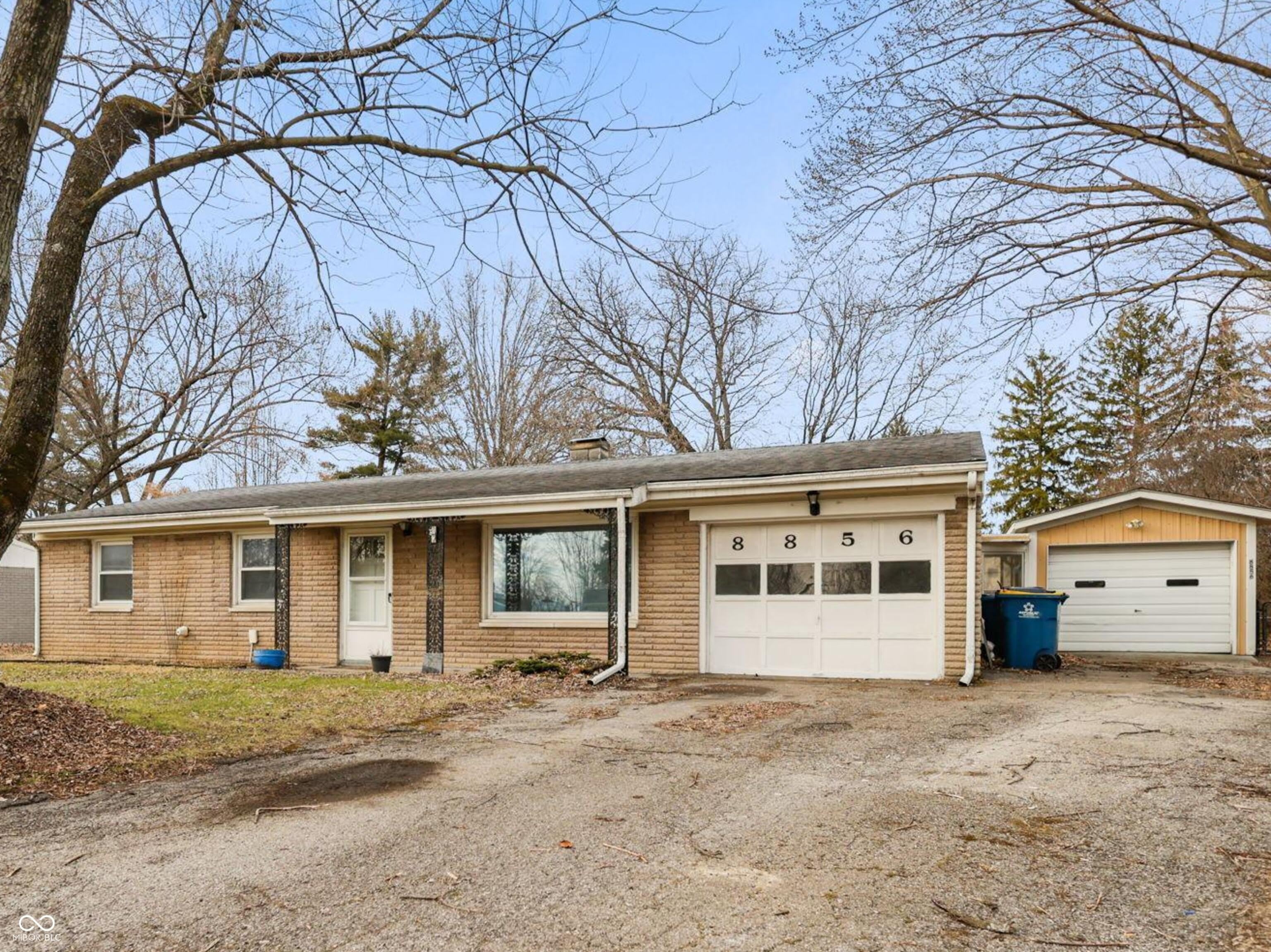 8856 Moll Drive – photo 2