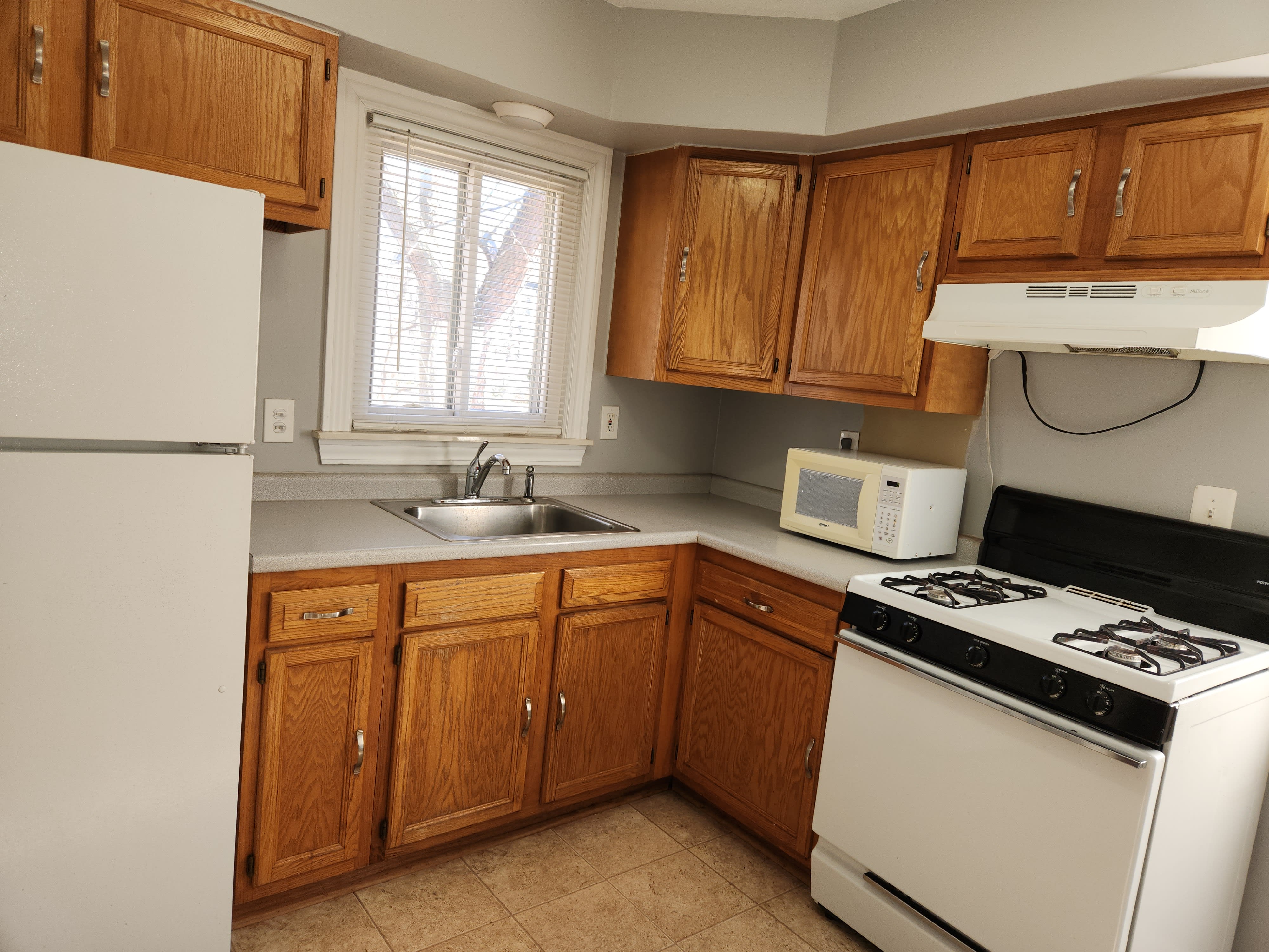 214 Potter Ave – photo 2