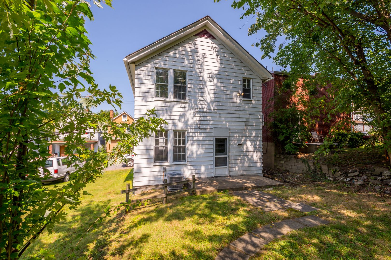 Stunning 3 bedroom home in McKeesport available September 15! – photo 5
