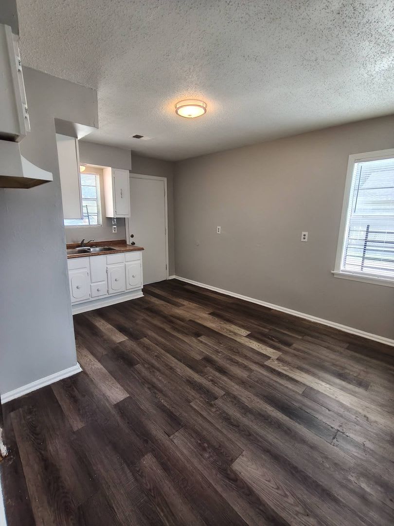 Welcome Home to 1620 Pennsylvania St – photo 4