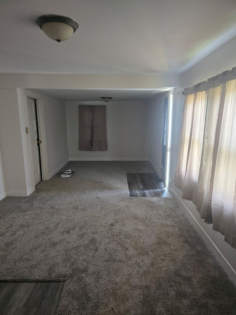Charming 2BR House in Lusk – photo 3