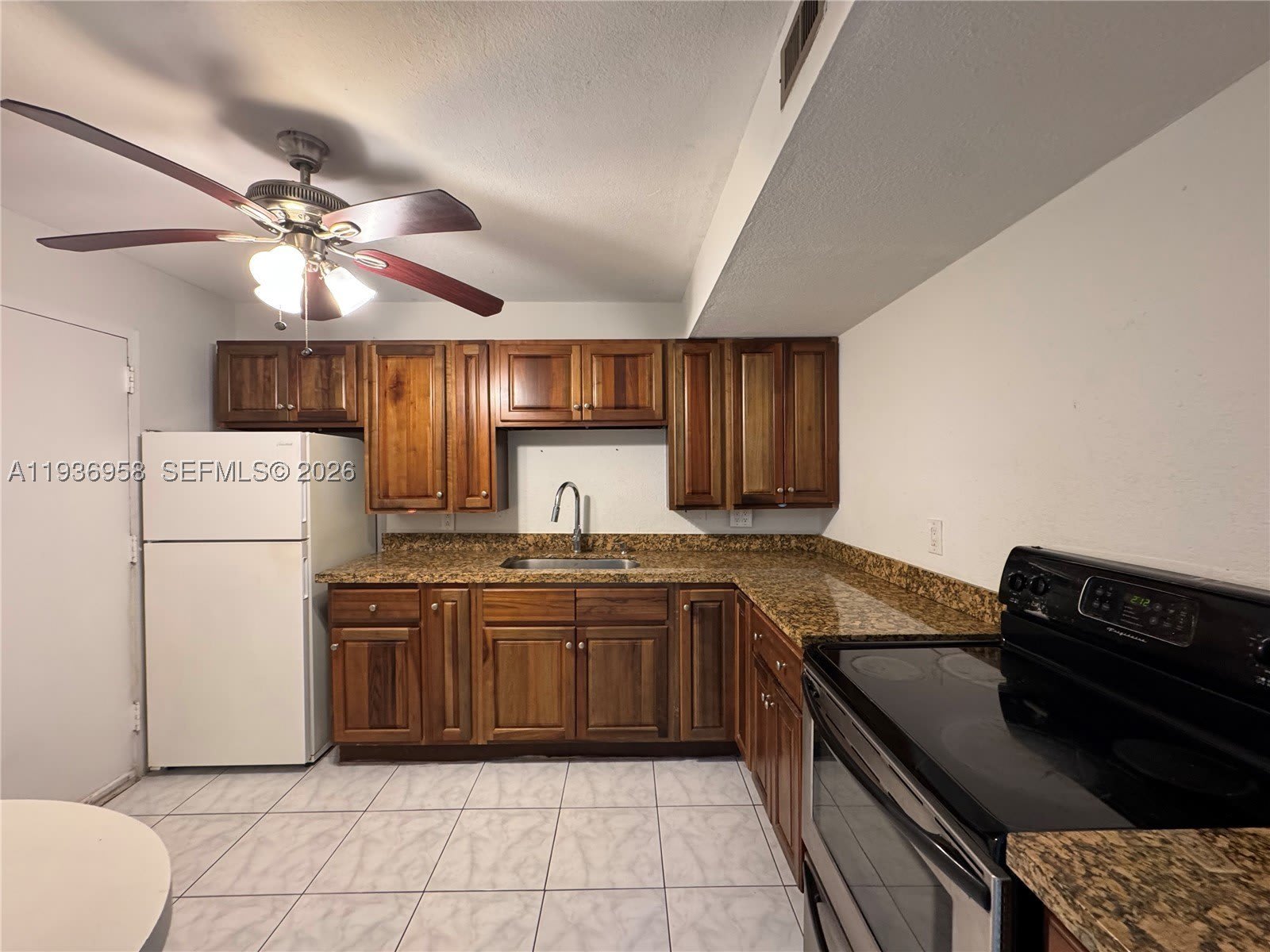 2821 N Miami Beach Blvd – photo 4