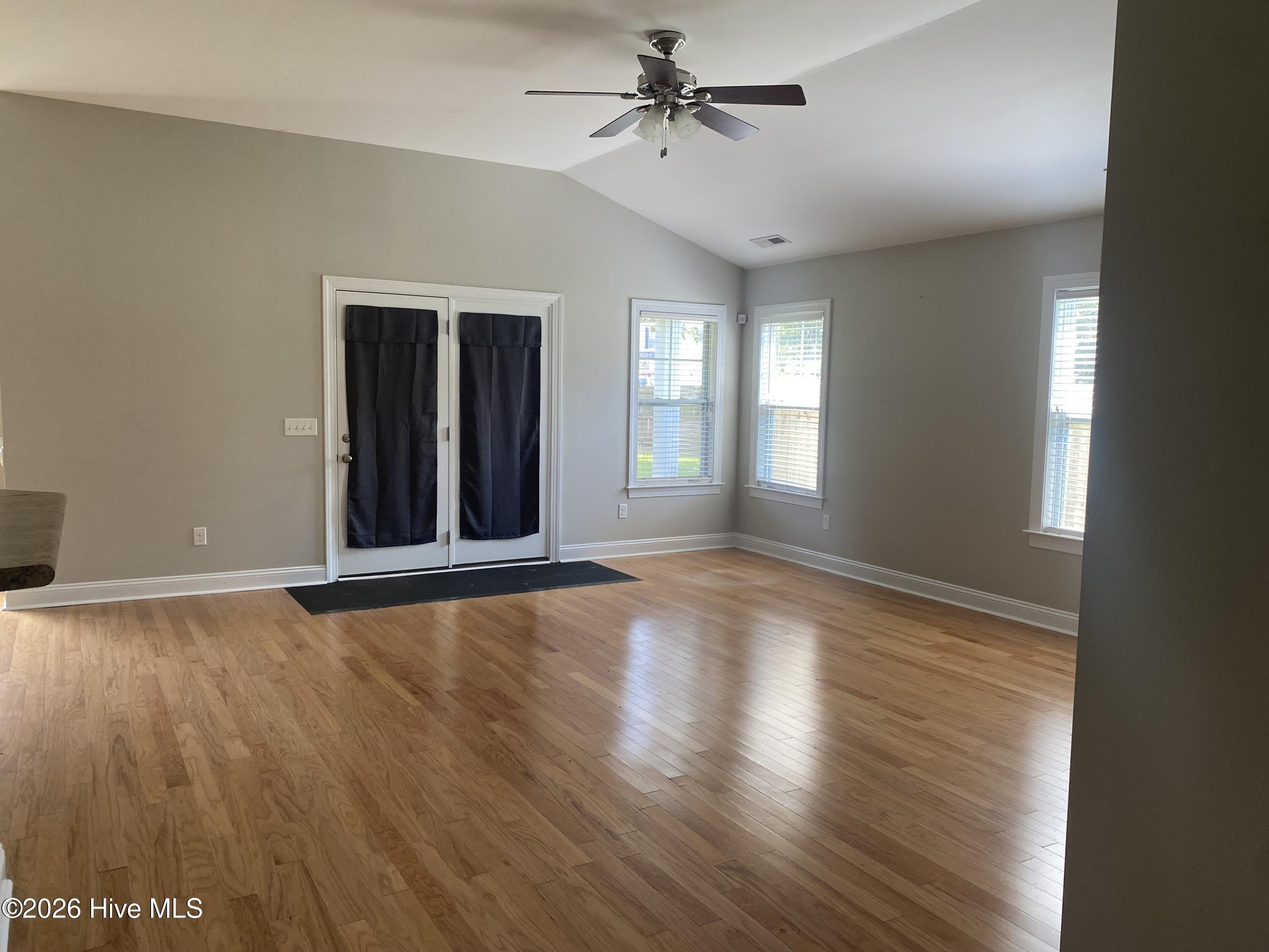 300 Sun Street – photo 5