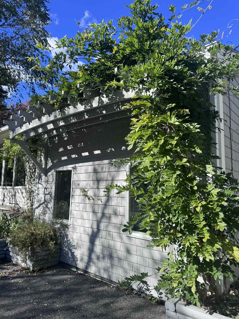 3Br Ranch Brunswick Seasonal Furnished – photo 4