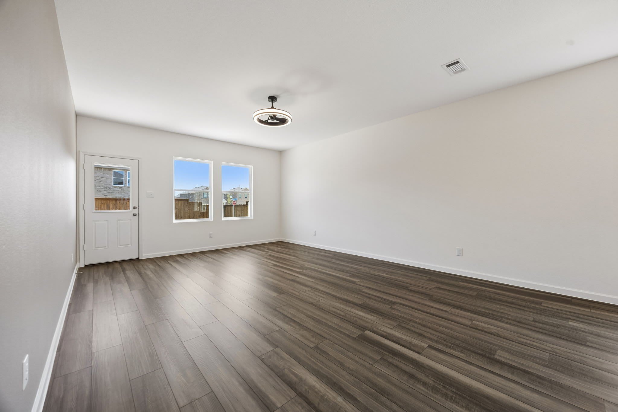 14200 Donahue Street – photo 2