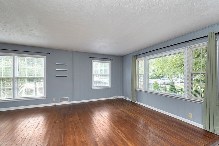 5875 North Keystone Avenue – photo 5