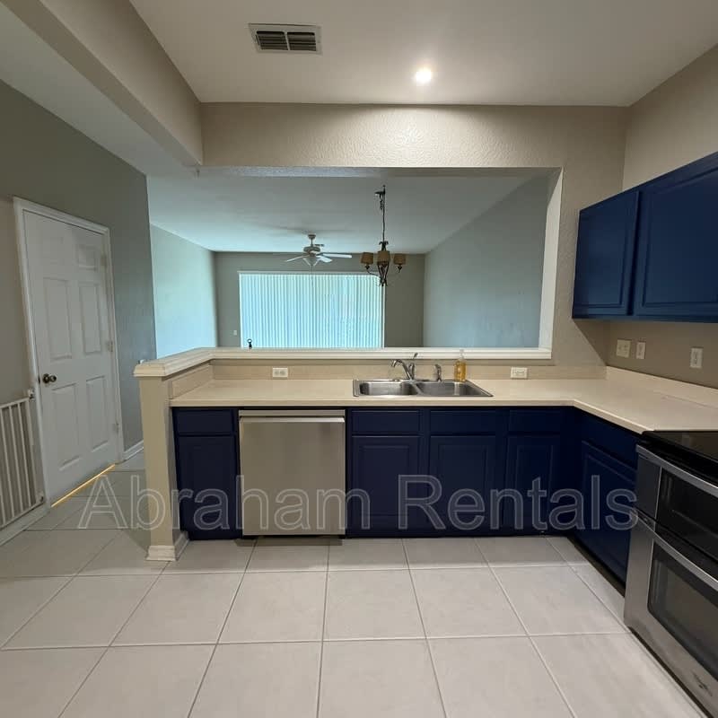 5004 Hawkstone Drive – photo 3