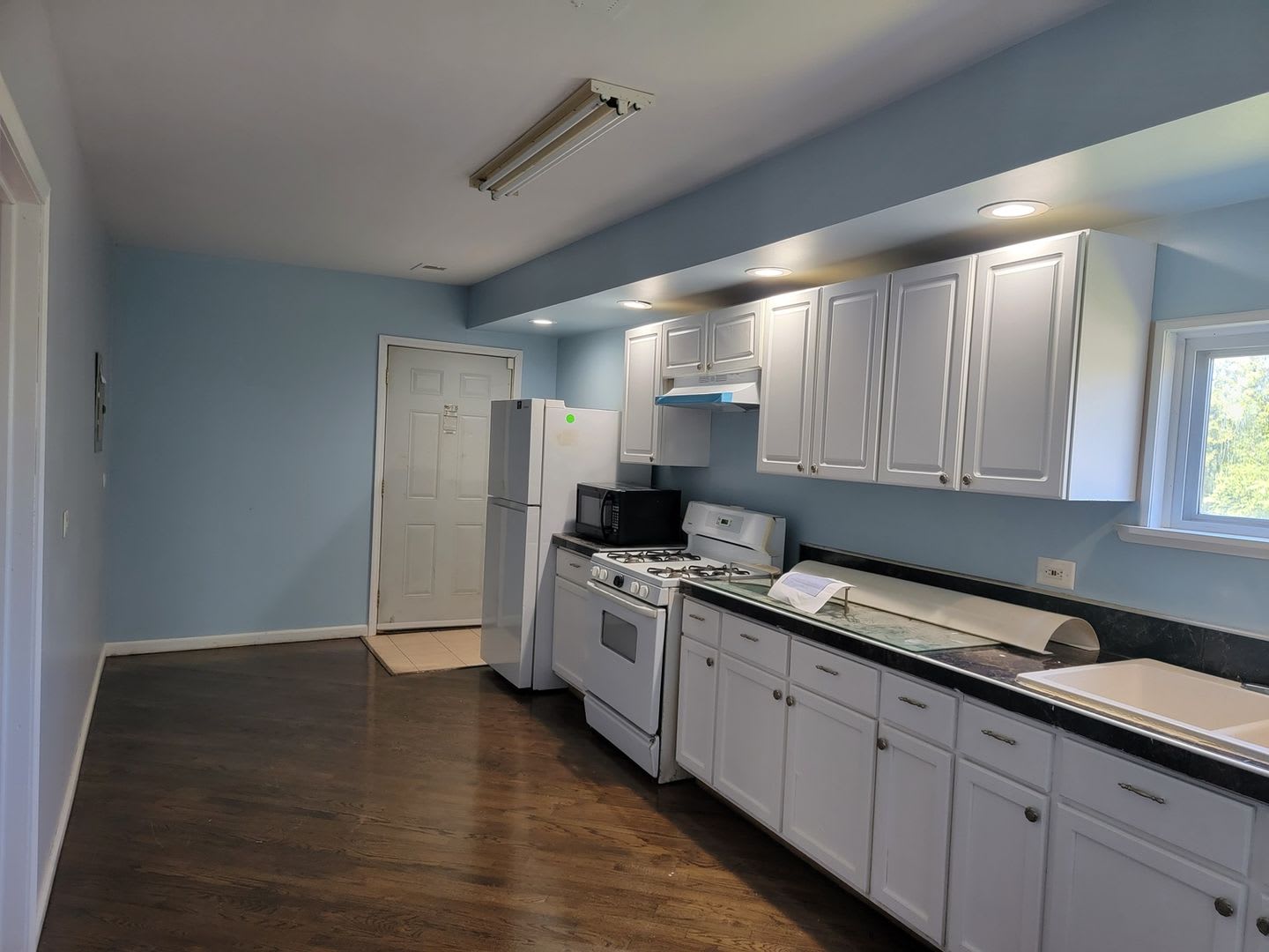 Charming 3BR Duplex in Harvey – photo 2