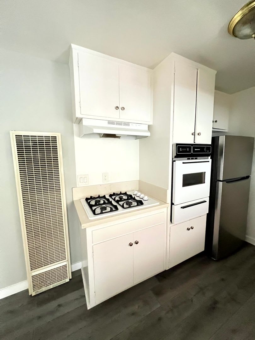 1412 Brockton Ave – photo 4