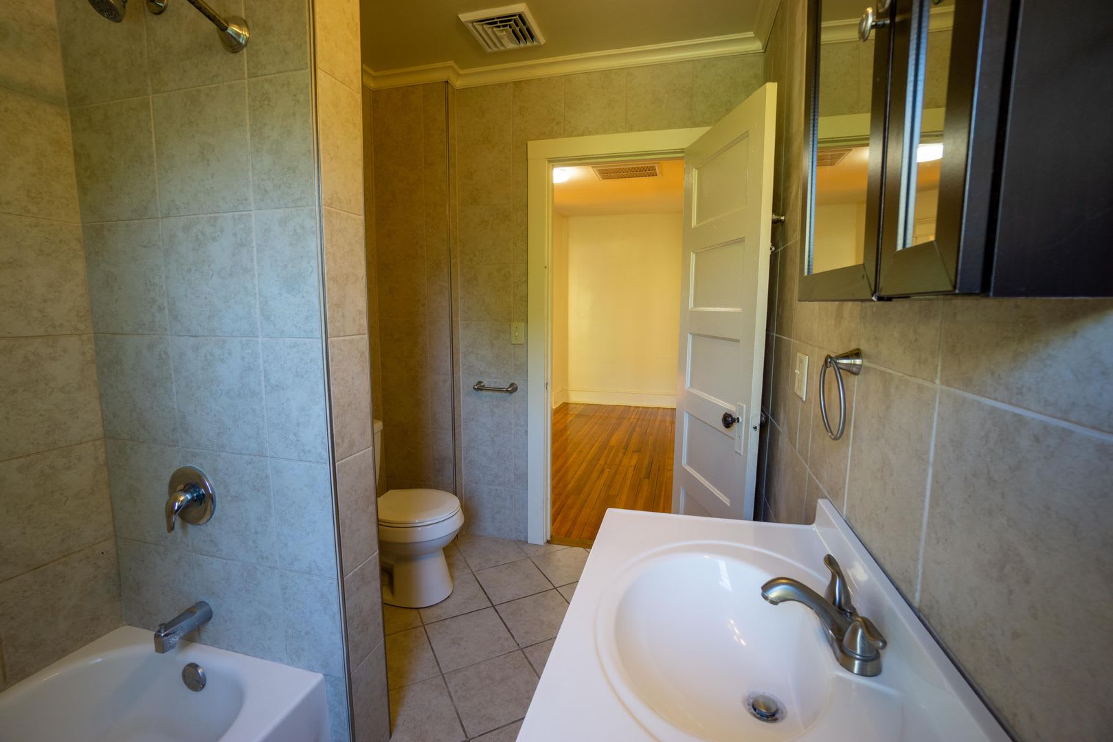 614 Ackerman Avenue Available 6 1 27 Large Single Family Home – photo 5