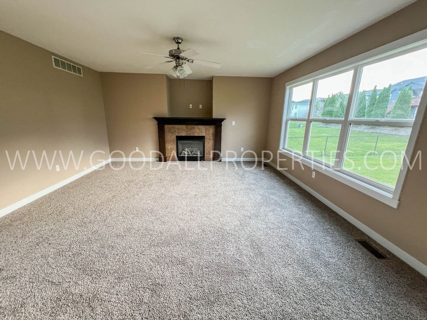 Beautiful 4 Bedroom 2 5 Bathroom Home In Ankeny – photo 3