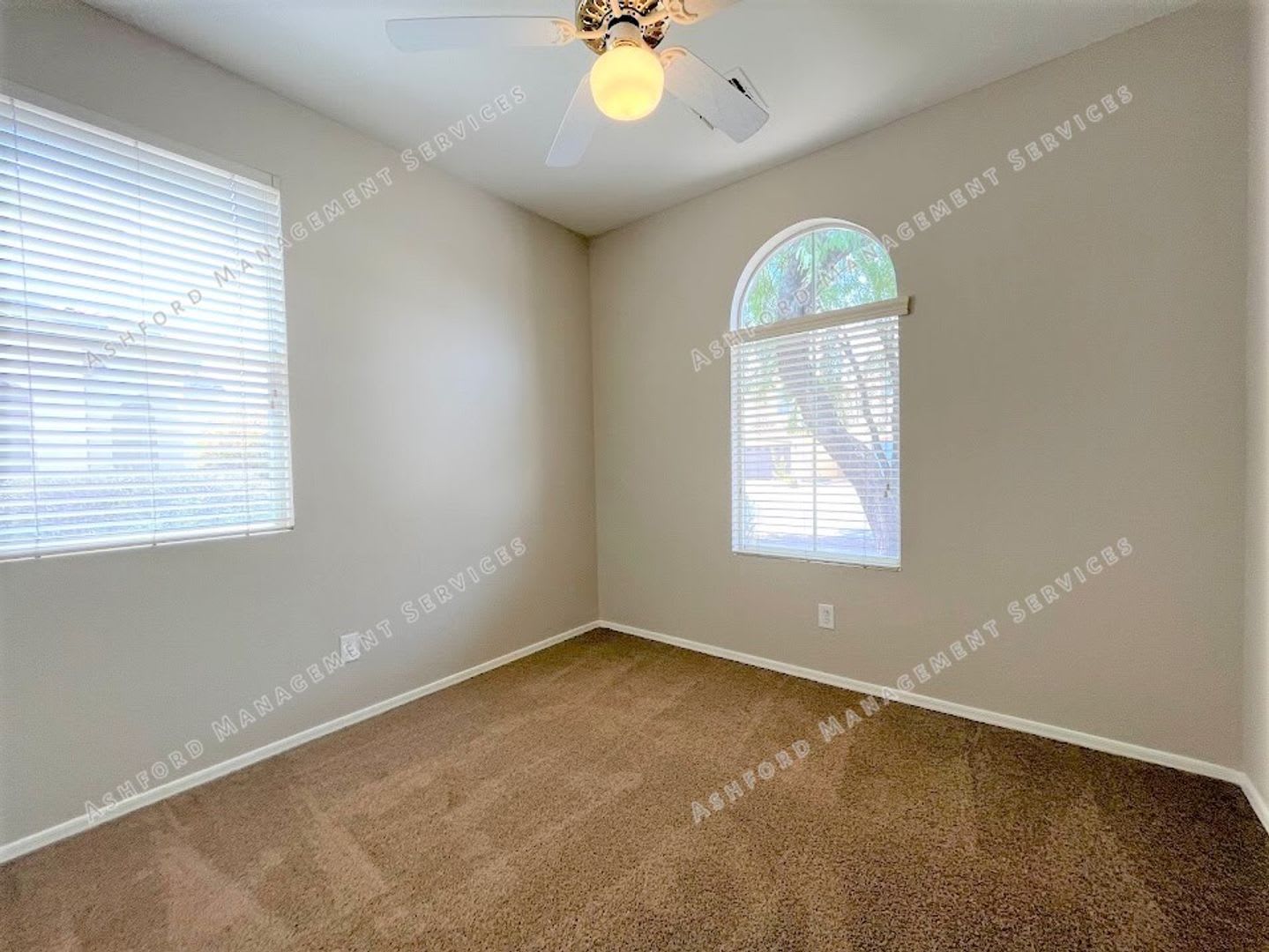 Spacious 4 bedroom plus loft in Tolleson – photo 5