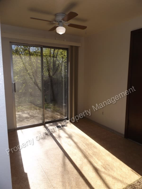 2010 N Hailey Ln – photo 3