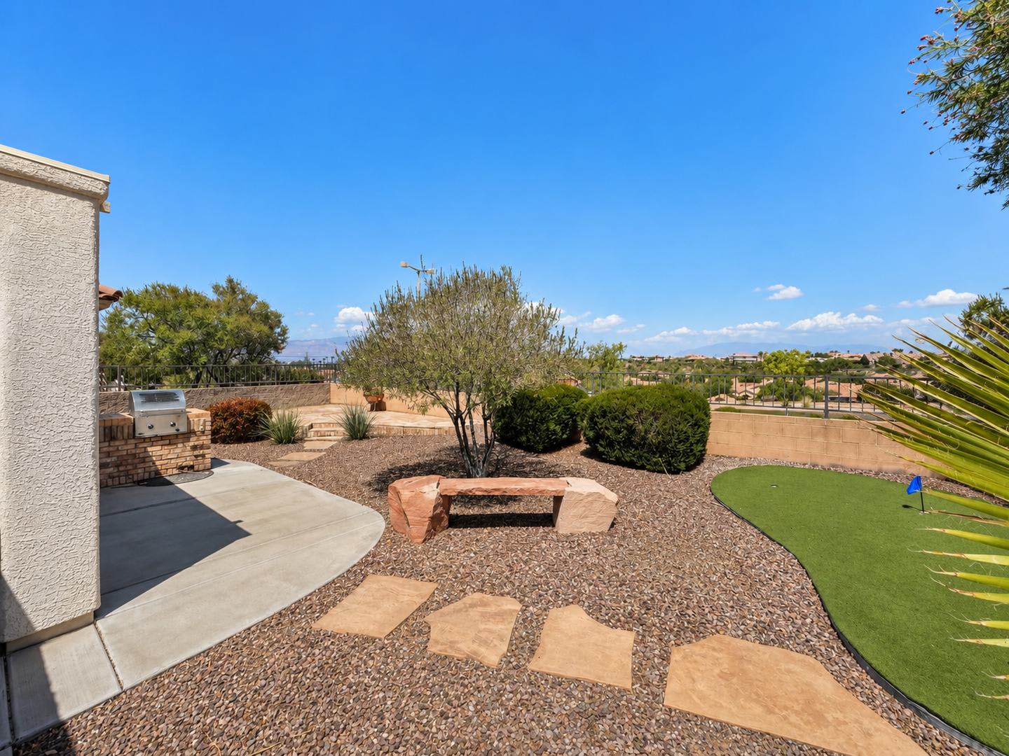 Single Story 3 Bedroom Home In 55 Community With Putting Green – photo 3