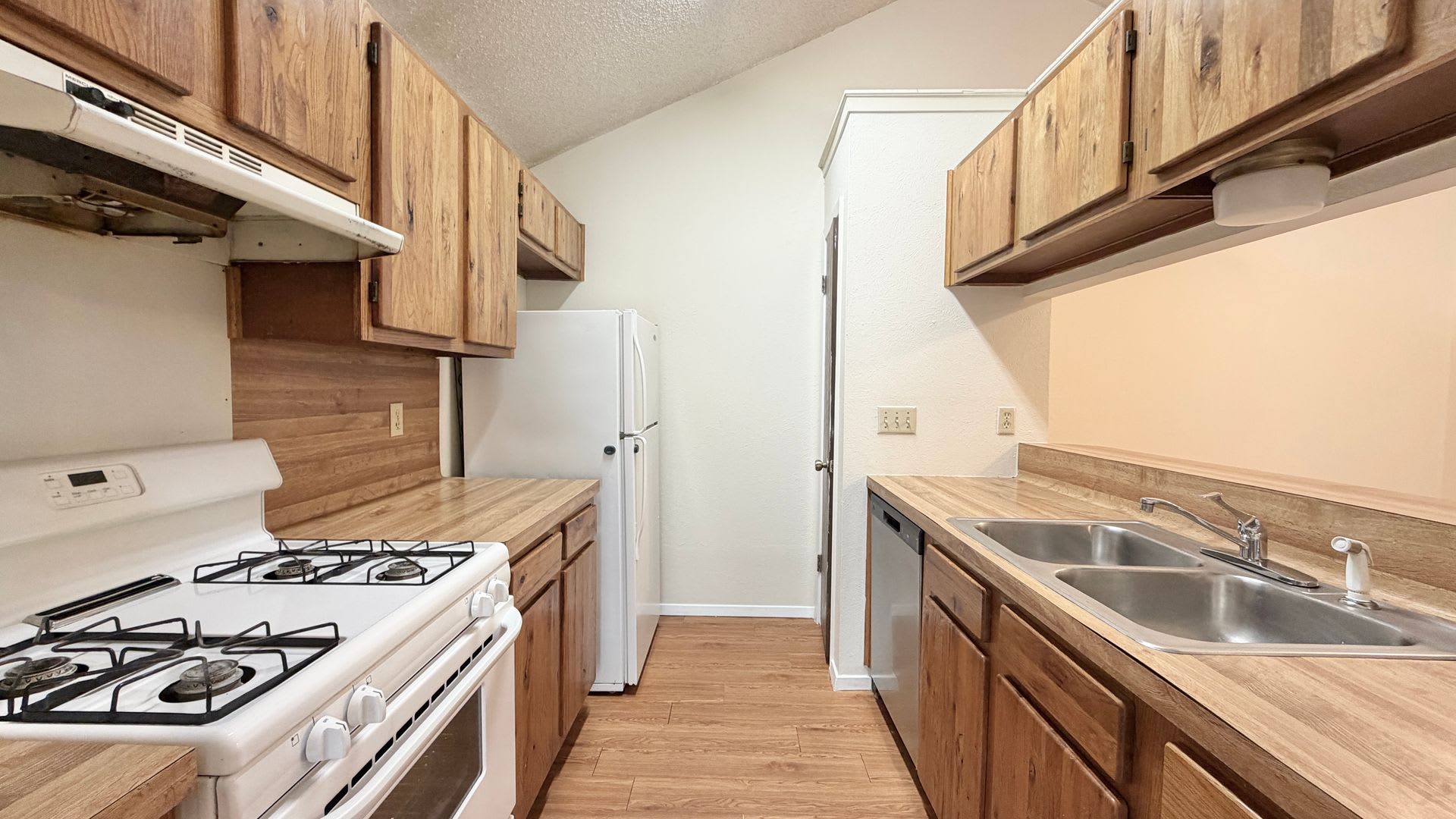 Nice 2 bedroom, 2 bath Duplex in Dorsett Oaks – photo 5