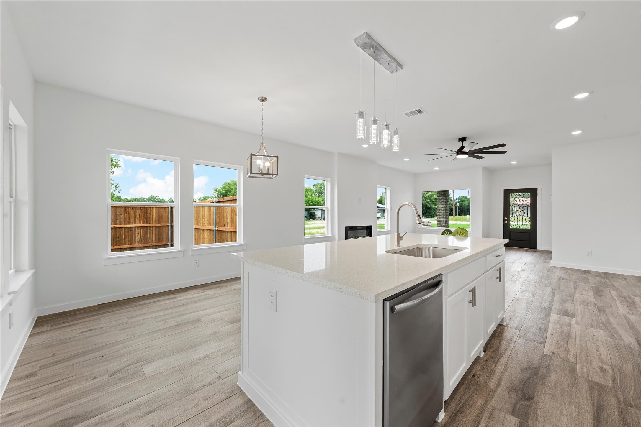 400 Luke Street – photo 4