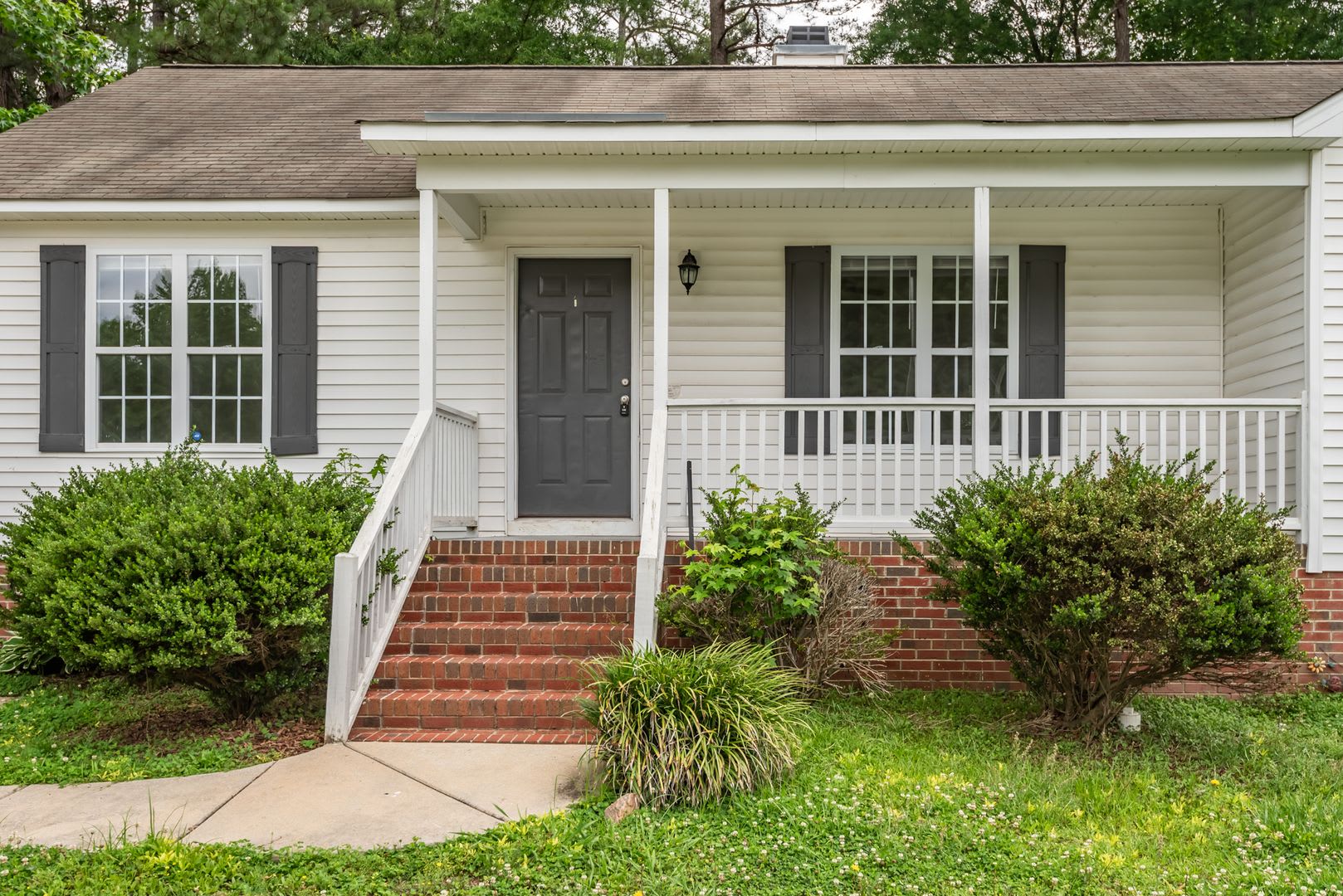 Single Family 3 bedroom plus a flex room- Available August 12th – photo 2