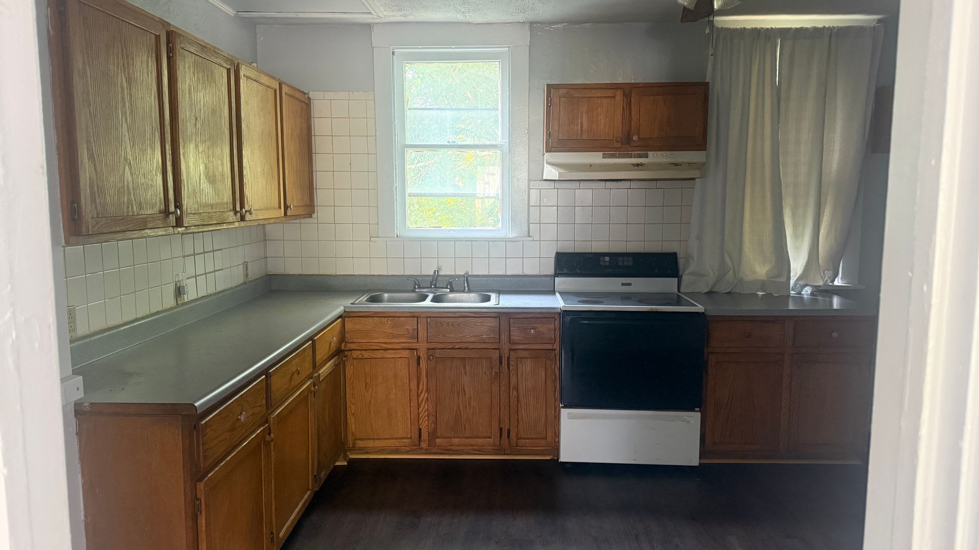 343 Russell St – photo 3