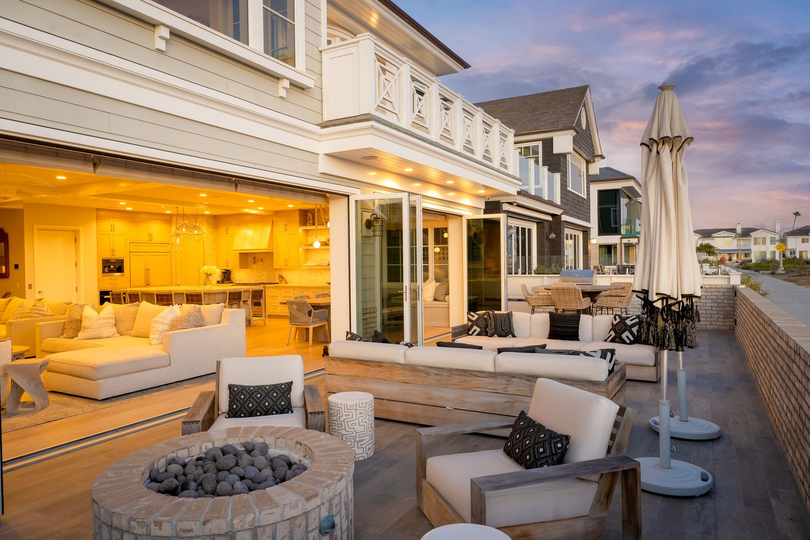 Exquisite Beachfront Luxury On Balboa Peninsula Double Lot – photo 2