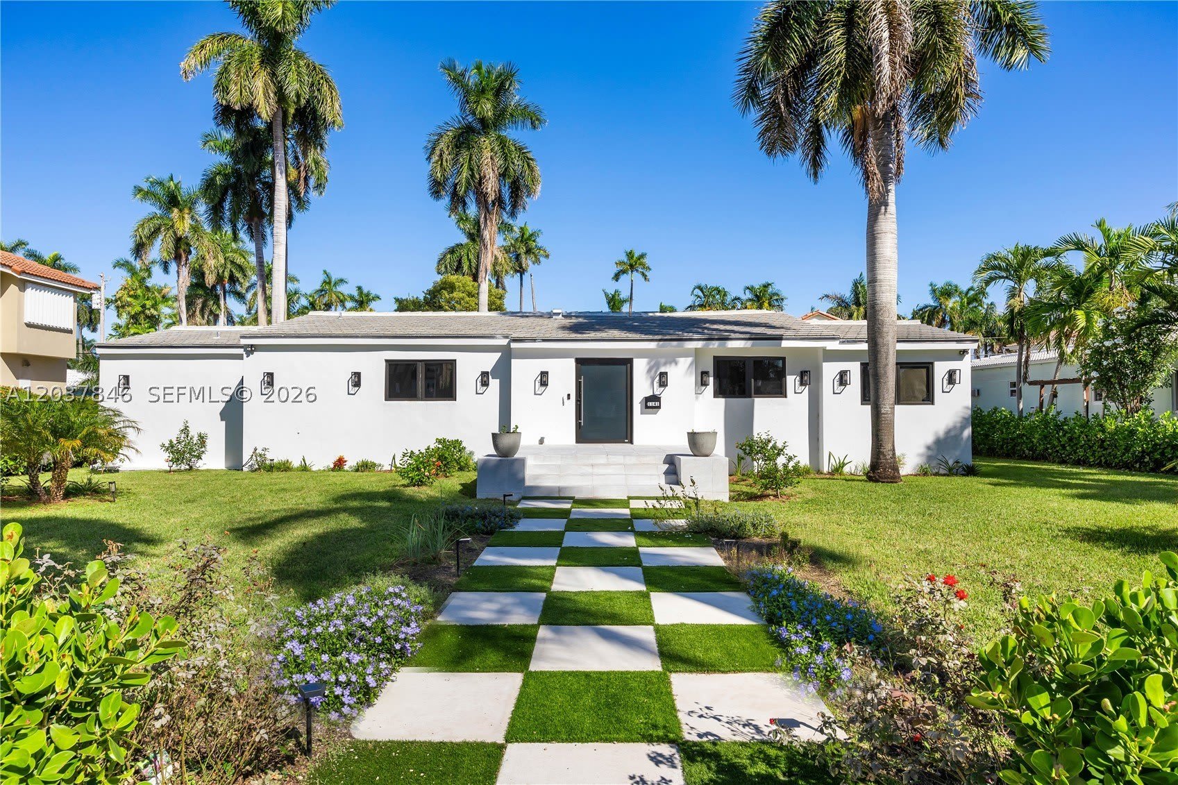 1141 Hollywood Blvd – photo 2