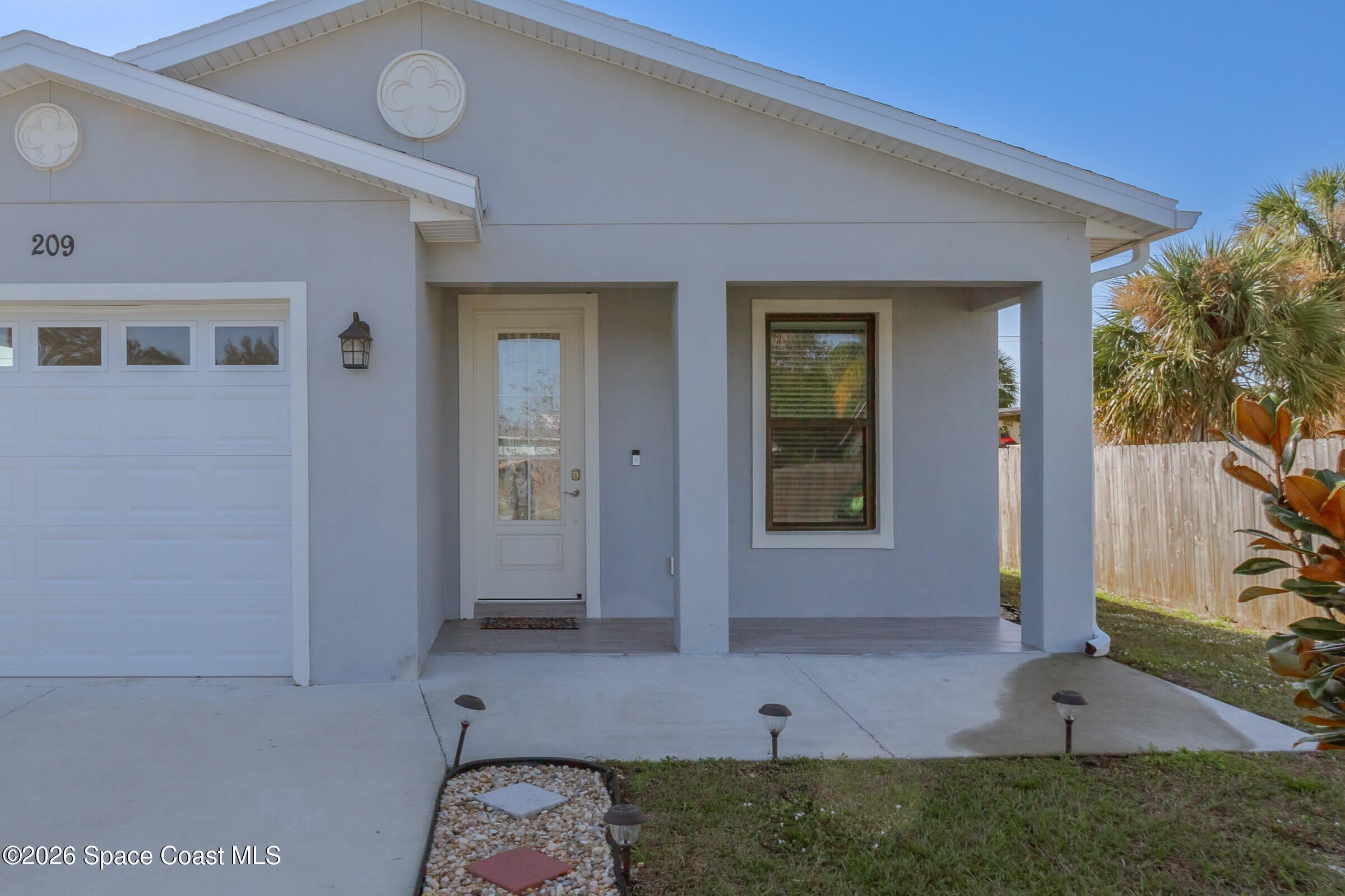 209 E Avenue B – photo 3