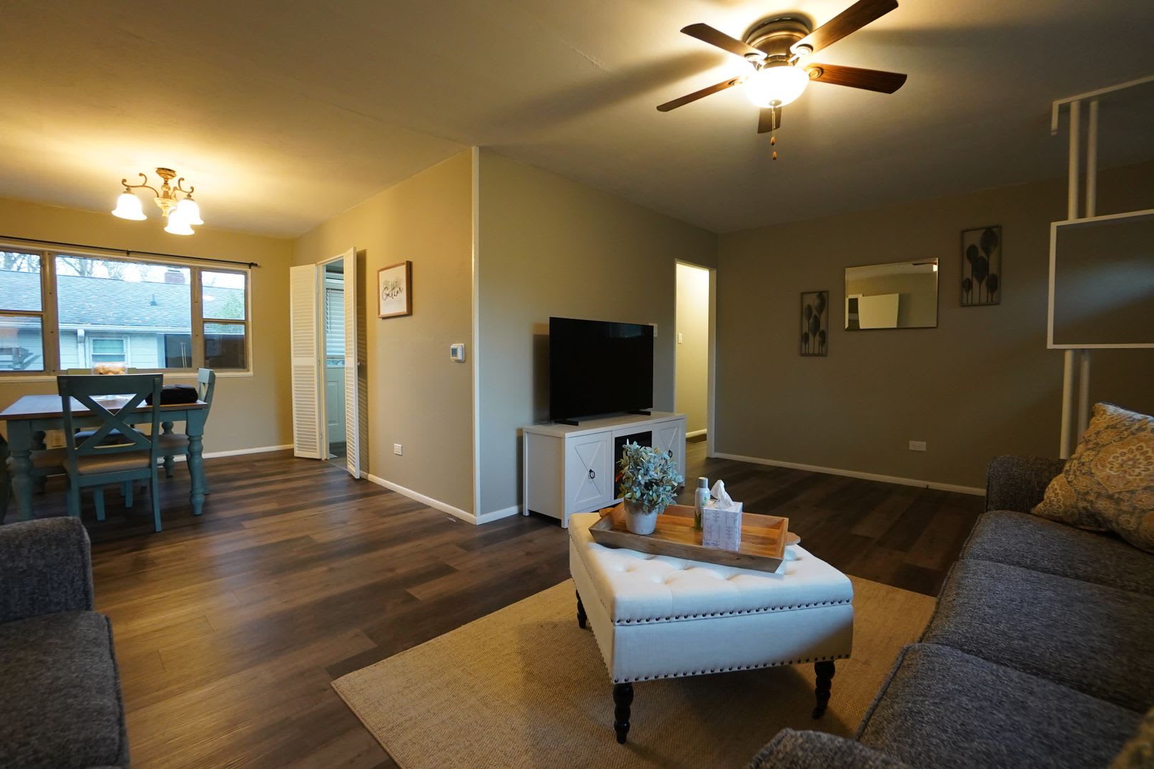 4 Bedroom 2 Bathroom FULLY FURNISHED Home with Fenced in Backyard and 2 Car Garage – photo 4