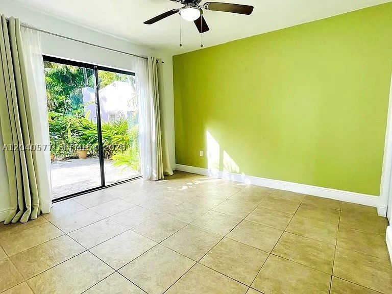 585 Ne 66Th St – photo 1