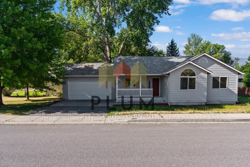 5449 Golf Drive – photo 1