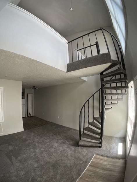 5 East – photo 3