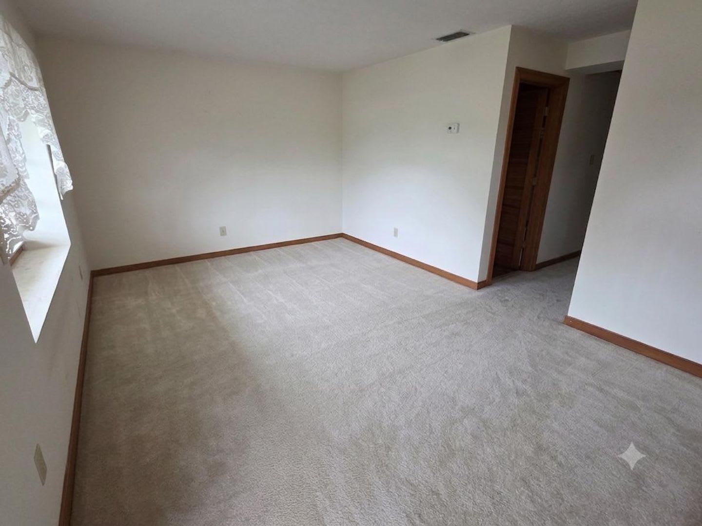 3Br 2 5Ba End Unit Townhouse In Timber Ridge Subdivision – photo 3