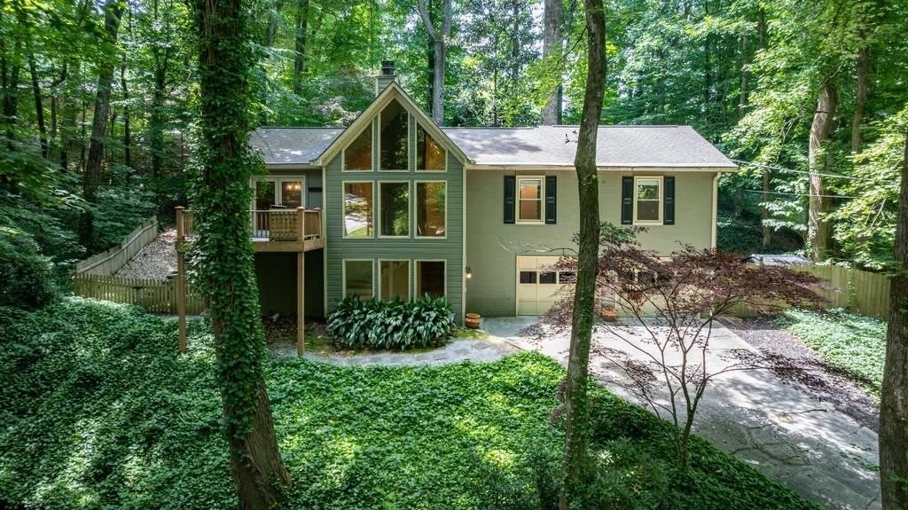 102 Vanessa Drive SE – photo 1