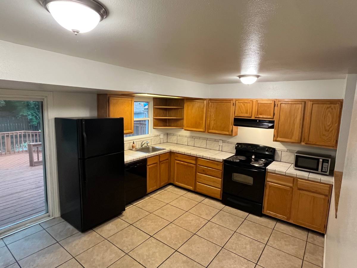 2437 Cheviot Drive – photo 5
