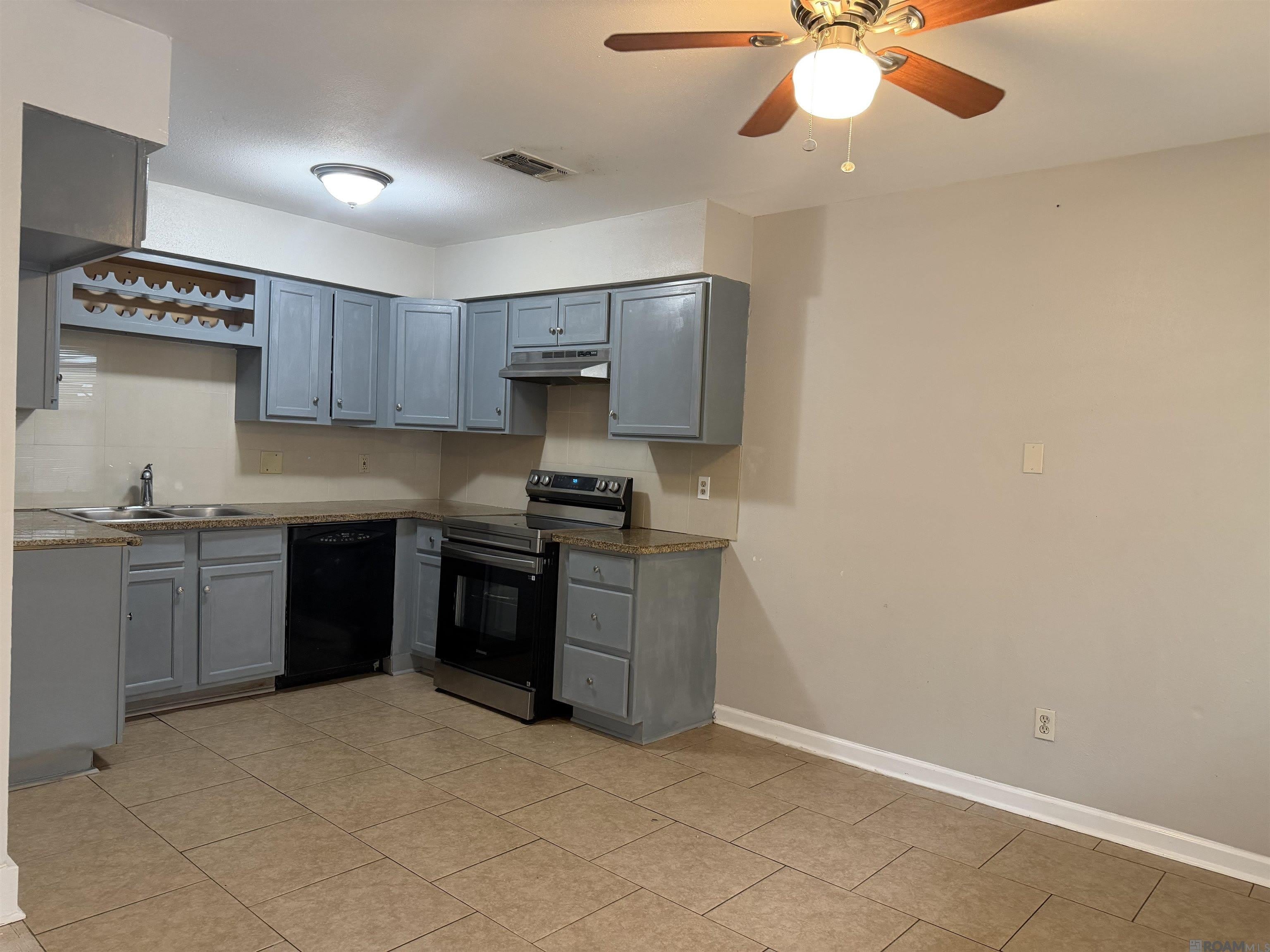 2723 Tifton Street – photo 5