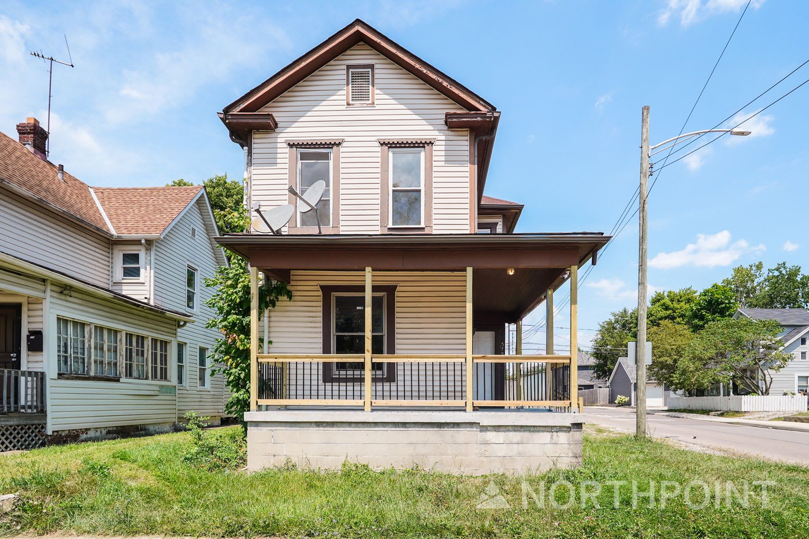 Beautifully renovated three bedroom home – photo 2